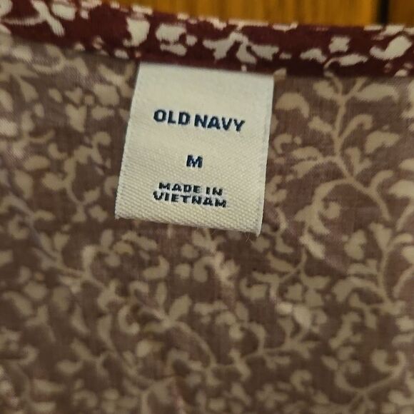 Old Navy Maroon Patterned Blouse Medium Womens Shirt Top Casual Office Tshirt - Picture 7 of 15